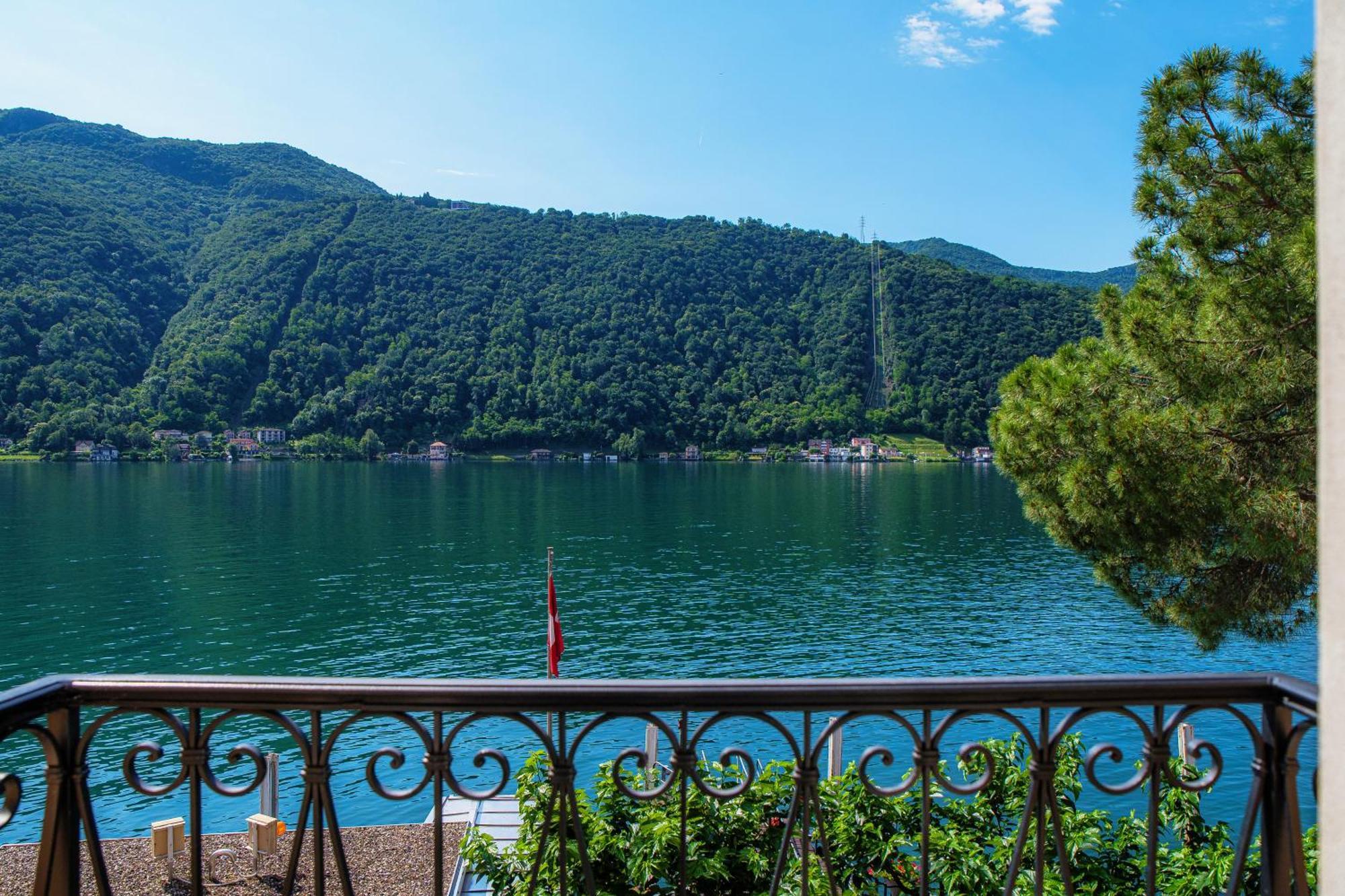 Il Balcone Sul Lago By Quokka 360 - Historic Lakeside Flat In Моркоте Екстериор снимка